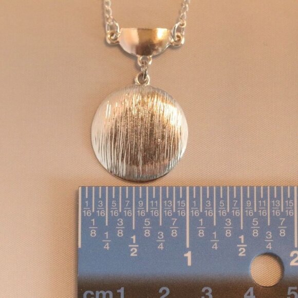 Silver Round Disc Charm Pendant Necklace Marked NWT With Adjustable Chain - Picture 7 of 9